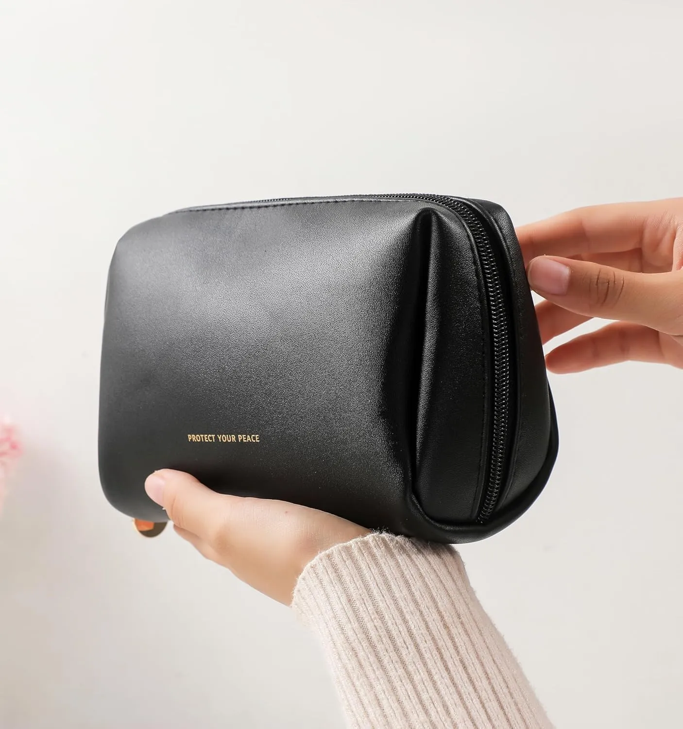 Aveniee Travel Makeup Bag Small, Vegan Leather Pouches Cosmetic Case for Women, Cute Make Up Bag Organizer for Purse, Toiletry Bag for Travel Car Accessories with Divider & Gold Zippers (Black)