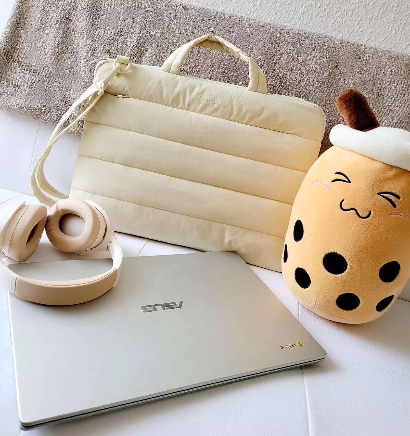 BAGSMART 15-16 inchLaptop Sleeve Bag with Strap, Puffy Padded Laptop Case with Pocket, Portable Macbook Air/Pro 13 inch Case for Women, Repellent Protective Sleeve Fitted with Dell, HP, Beige