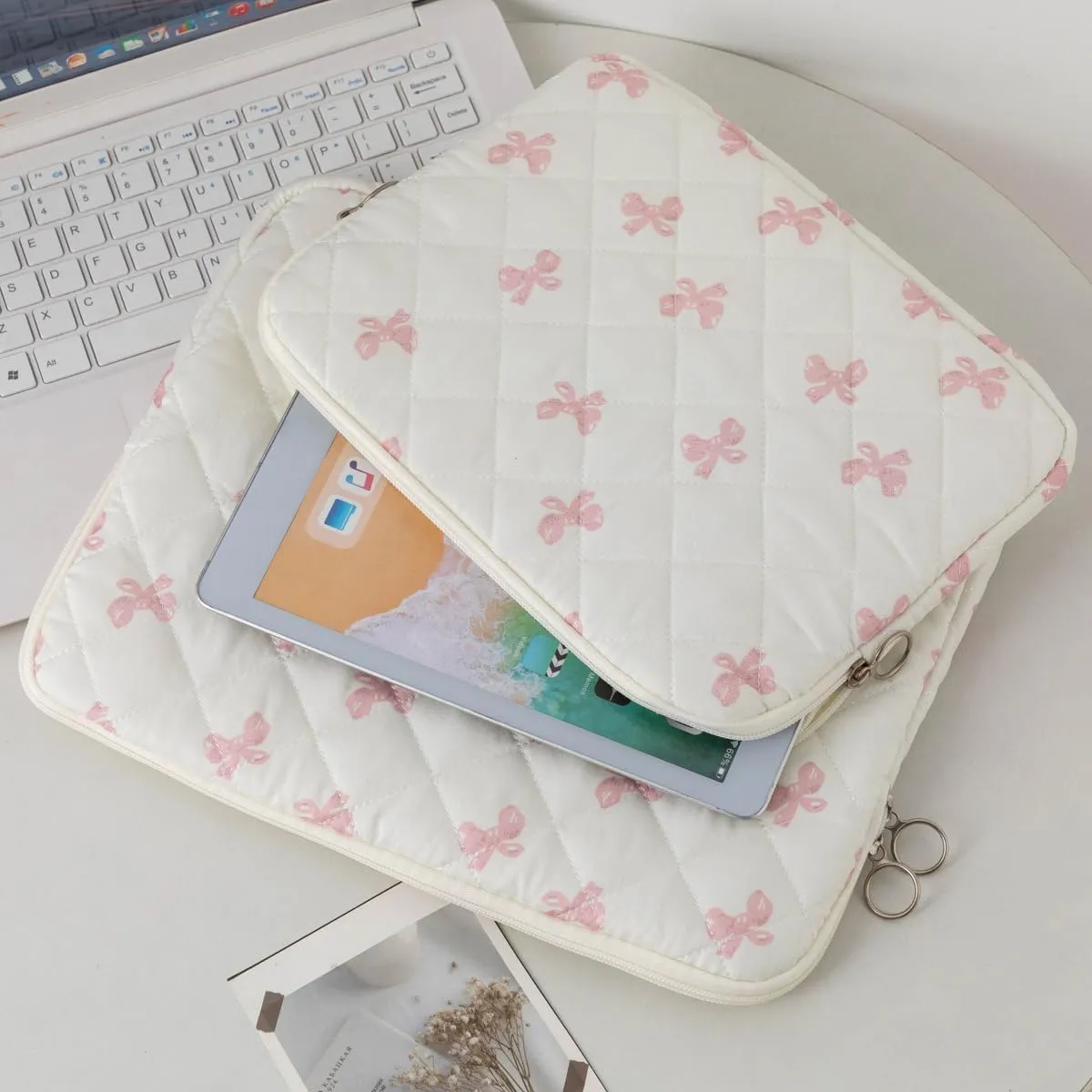 Cutecore Bow Puffy Quilted Laptop Sleeve Y2K Preppy Tablet Protective Case Girly Coquette Aesthetic Notebook Pouch (Pink,15 inch)