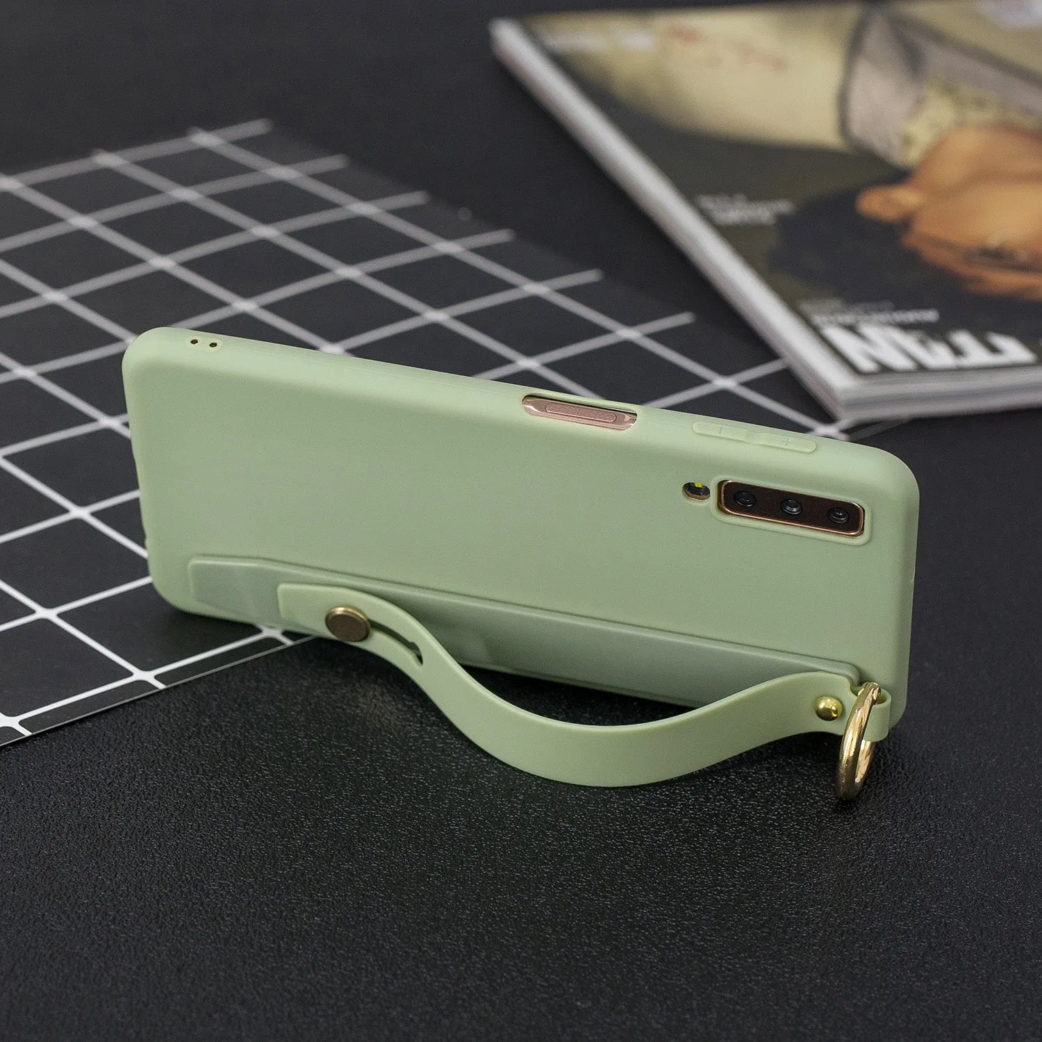 For Samsung A7 2018 Simple Solid Color Chic Wrist Rope Bracket Matte TPU Anti-scratch Non-slip Protective Cover Back Case 10 beans green