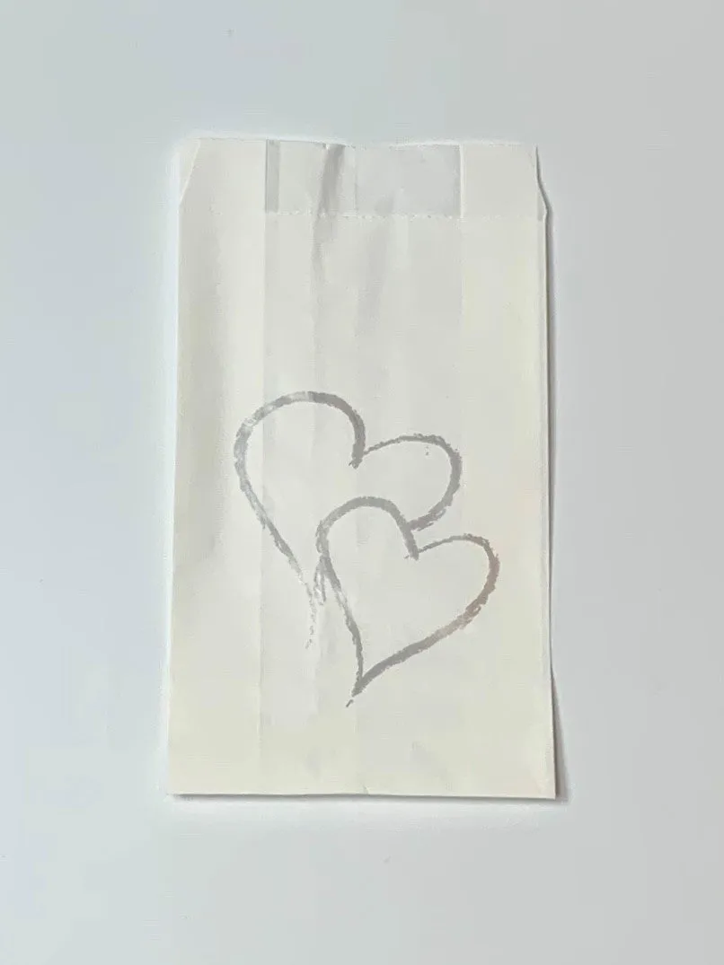 Greaseproof cake bags 50pk - 2 Silver Hearts