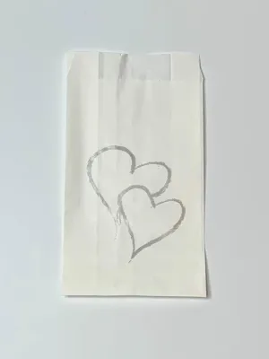 Greaseproof cake bags 50pk - 2 Silver Hearts