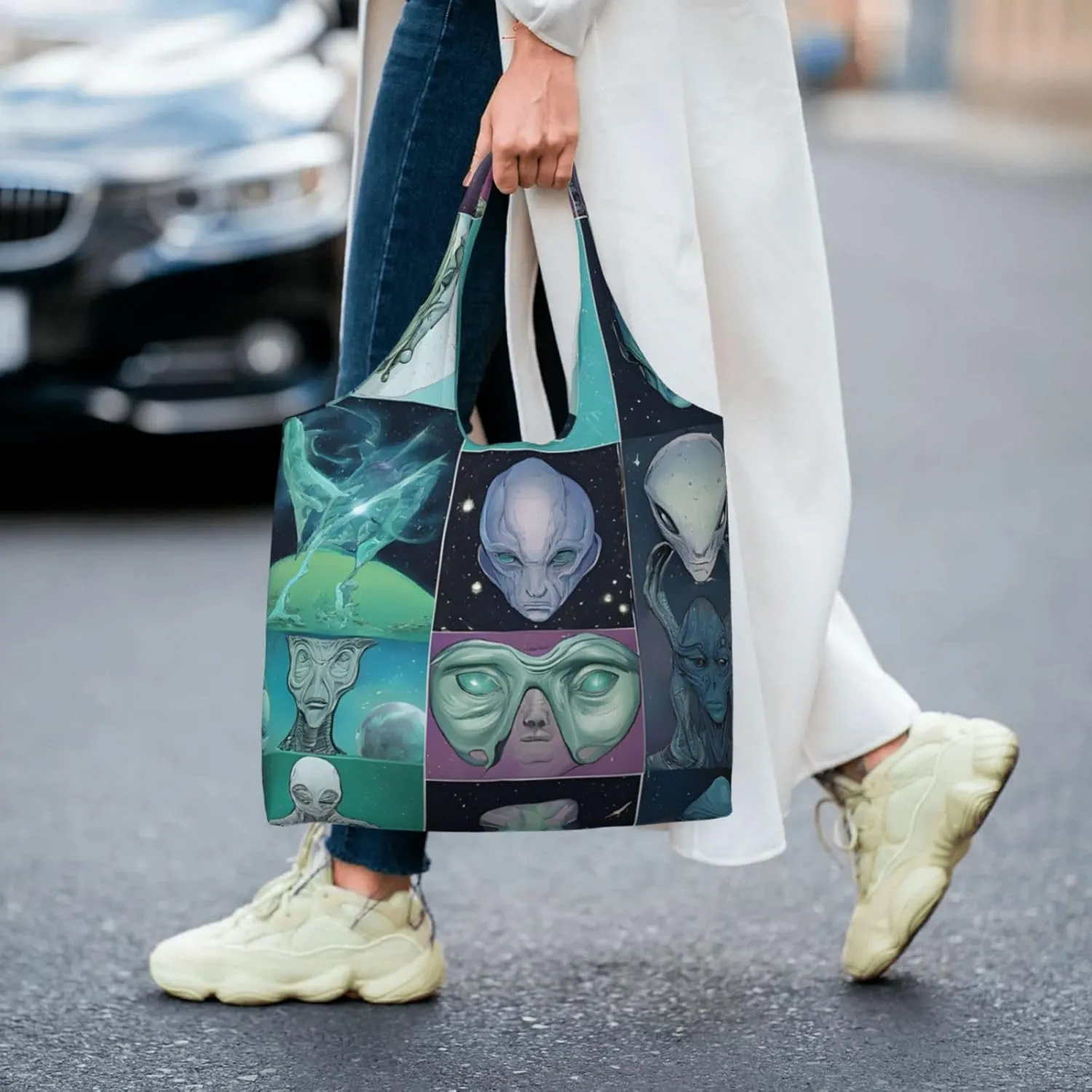 Green Alien Stylish Canvas One-Shoulder Commuter Bag-Suitable For Daily Use And Urban Exploration
