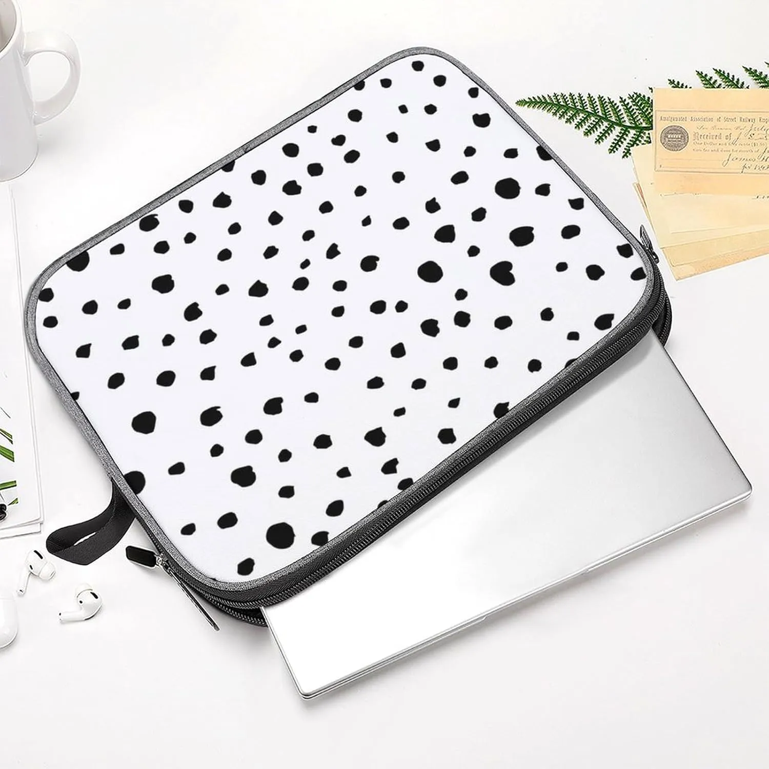 Green Boston Terrier Dogs Large Capacity Portable Laptop Case Unisex