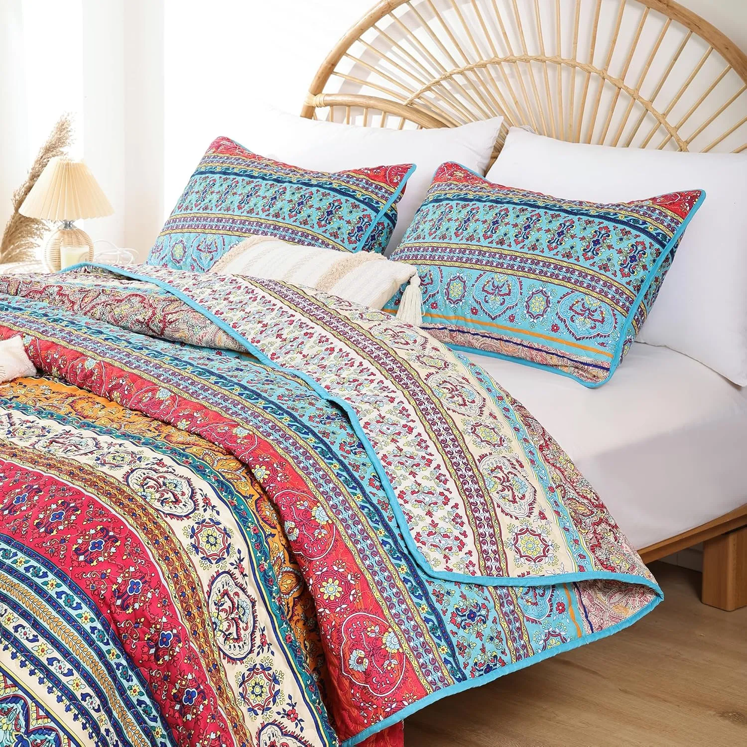 JANZAA Boho Bedding Quilt Set Queen Size – Lightweight Floral Bohemian Bedspread Coverlet, Soft Polyester Bedding Set for All Season, Machine Washable(Two Pillow Cases)
