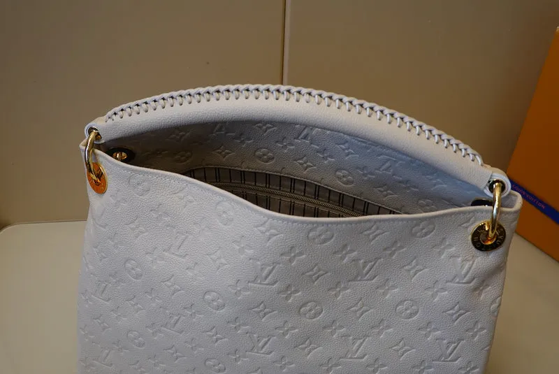 LOV2 Bags - Fashion Bags  1547