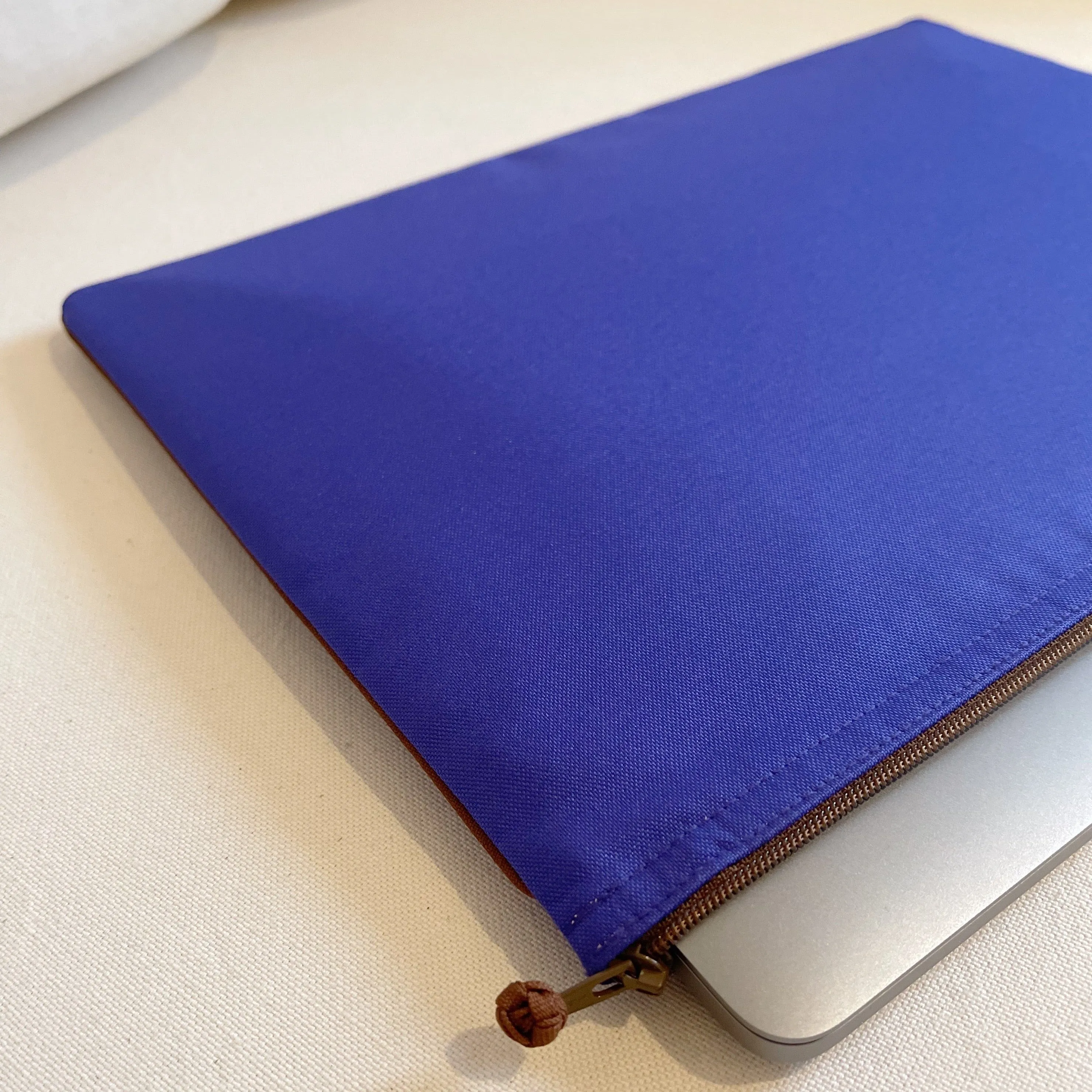 Minimalist Recycled Laptop Sleeve for 13/14-inch MacBook | Laptop Case | Laptop Pouch