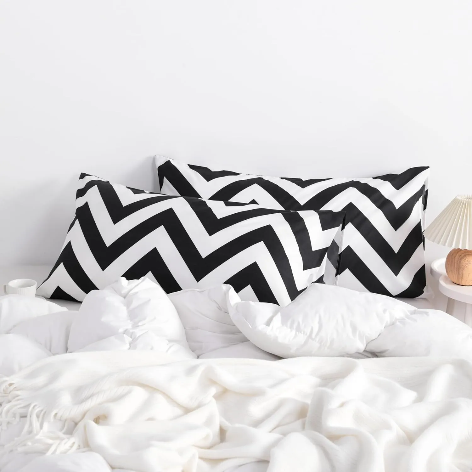 NTBAY King Chevron Pillowcases Set of 2, 1800 Thread Brushed Microfiber Black and White Chevron Pillow Cases, Super Soft and Cozy Envelope Closure 20x36 Pillowcases, 20x36 Inches