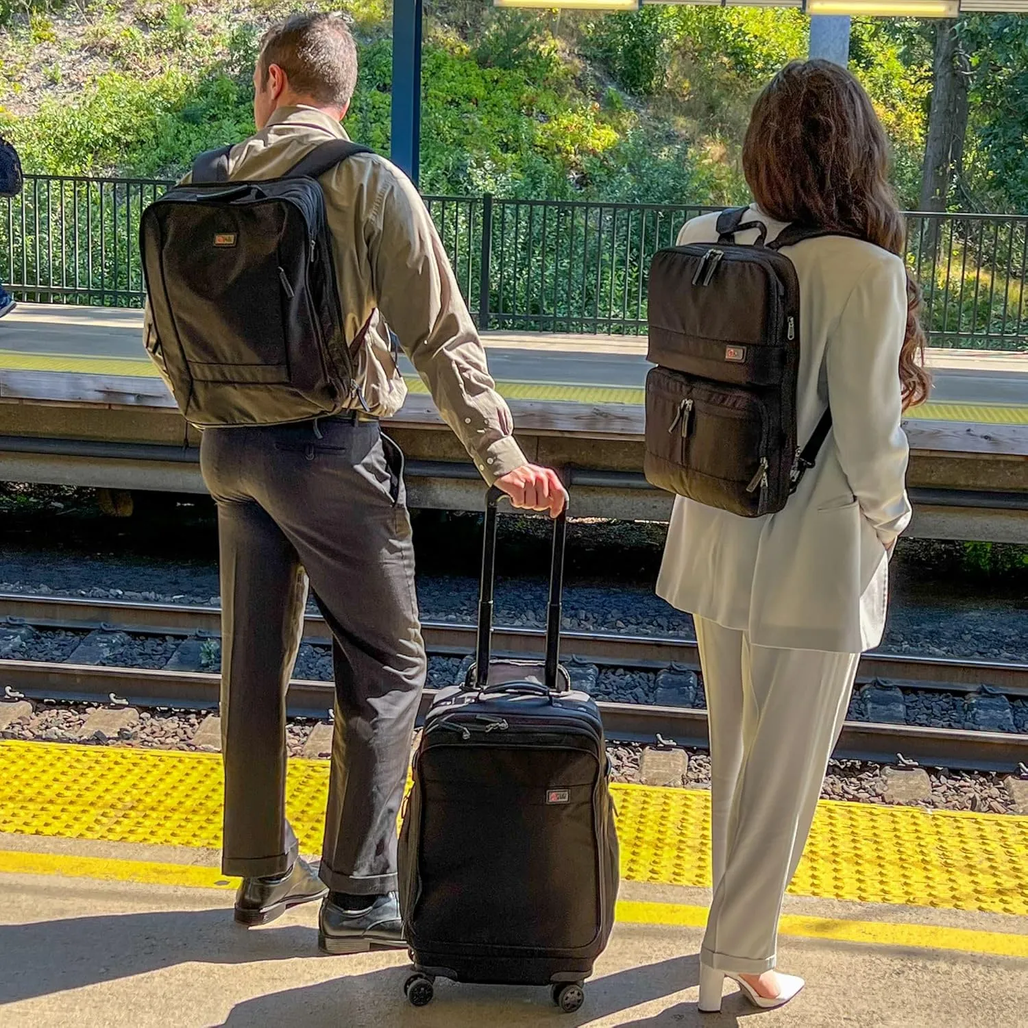 Trilogy Weekender Daypack I Opens like a suitcase, for easy packing. Expands into a 22-liter weekender. Hidden under-bag sling holds yoga mat, sleeping bag, and doubles as a rear cover (Zinfandel)